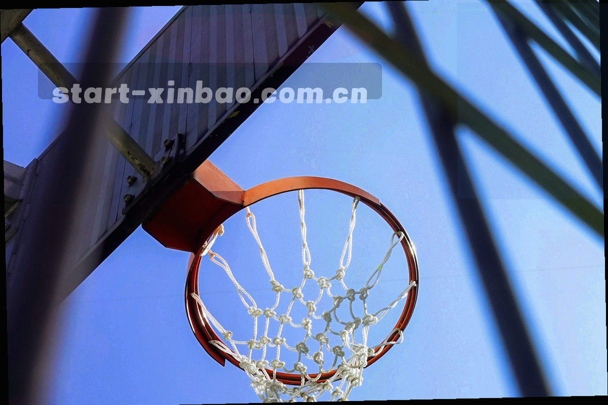 多条细线从不同方向汇聚到同一节点的抽象通道示意图